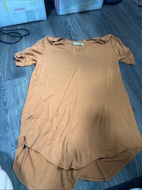 Zenana Outfitters V-Neck Tunic in Caramel Brown
